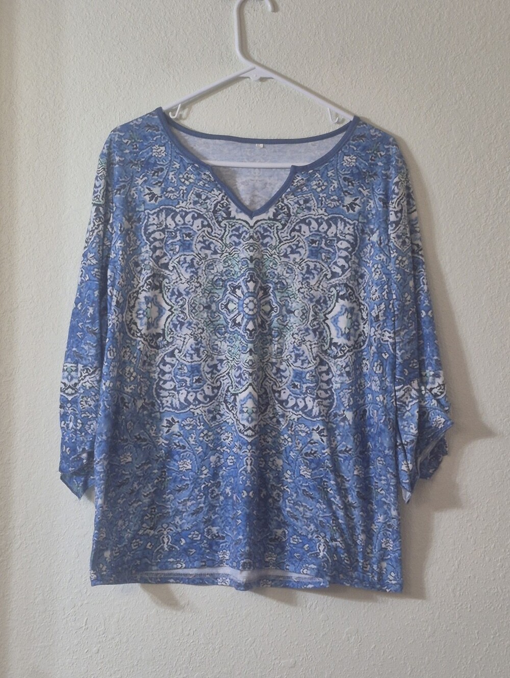 Relaxed V-Neck Medallion Print Tunic - Blue